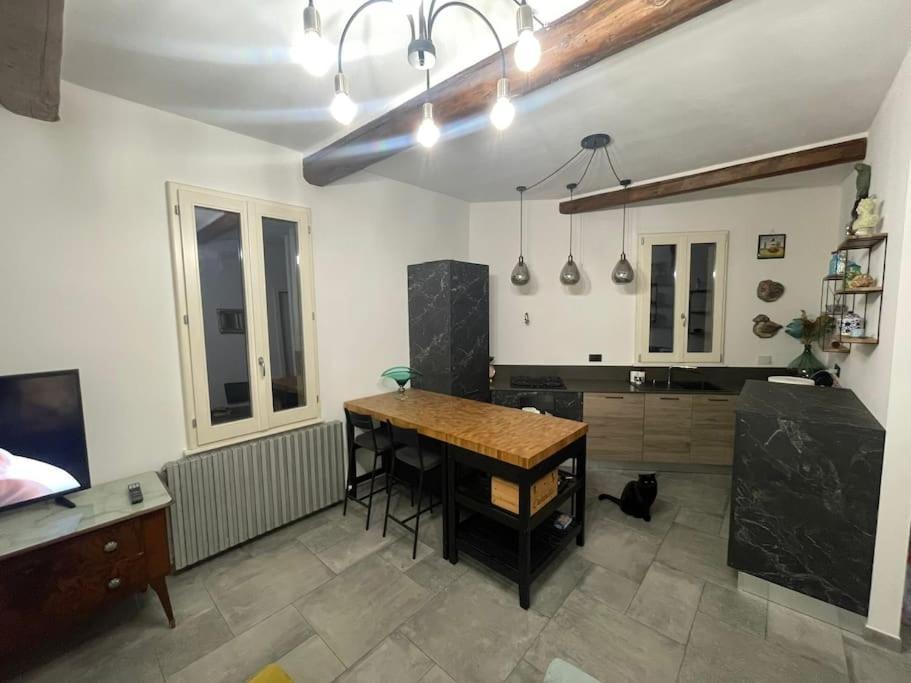 App Di Tania Apartment Reggio Emilia Luaran gambar