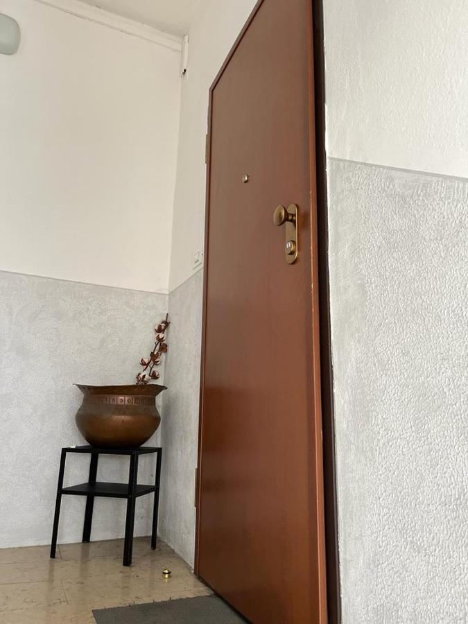 App Di Tania Apartment Reggio Emilia Luaran gambar